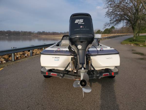2014 Skeeter, dovoz USA — foto 4 z 10