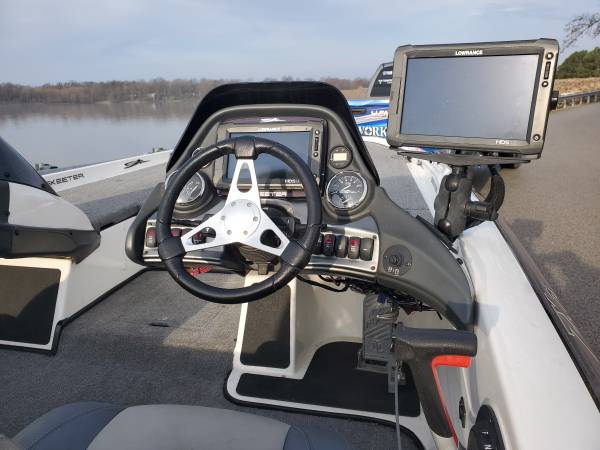 2014 Skeeter, dovoz USA — foto 5 z 10