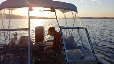 2015 Crestliner, dovoz USA — foto 9 z 9