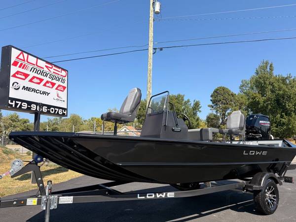 2026 Lowe, dovoz USA — foto 1