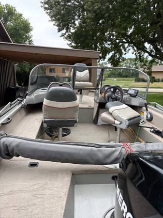 2006 Tracker, dovoz USA — foto 2 z 8