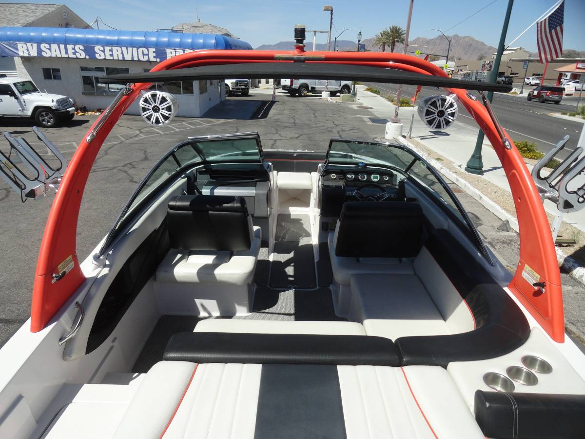 2016 Four Winns, dovoz USA — foto 7 z 12