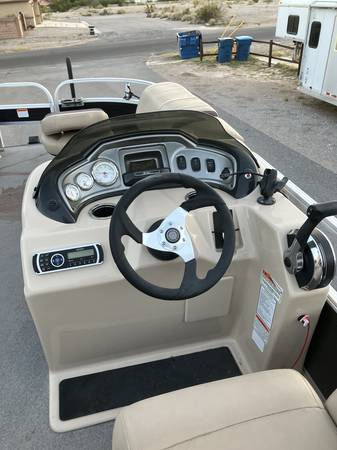 2018 Tracker, dovoz USA — foto 6 z 12