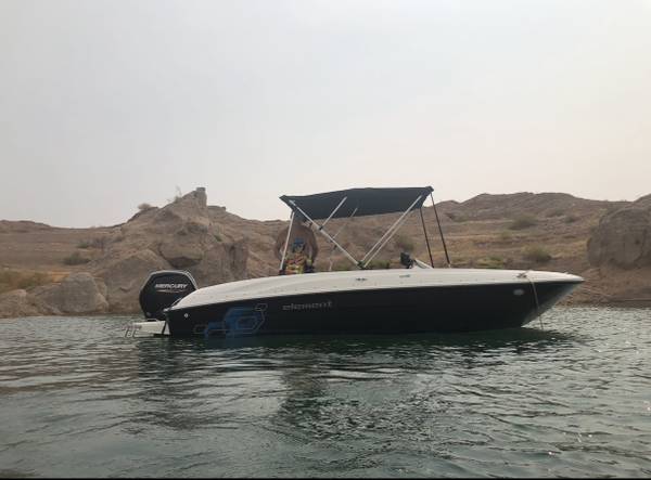2021 Bayliner, dovoz USA — foto 1