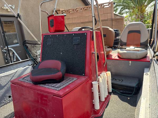 Tracker, dovoz USA — foto 10 z 12