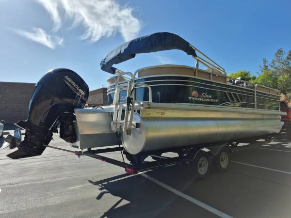 2020 Tracker, dovoz USA — foto 5 z 12
