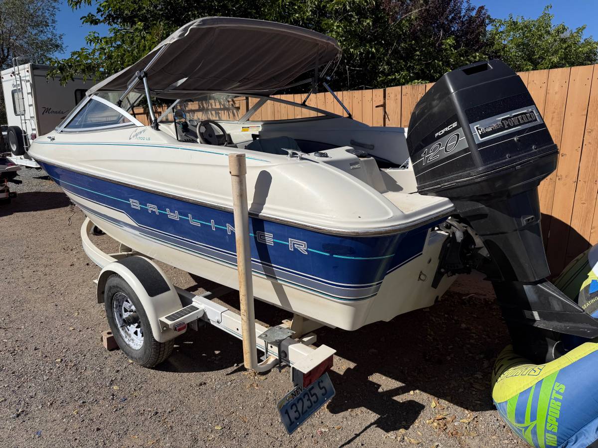 2000 Bayliner, dovoz USA — foto 9 z 11