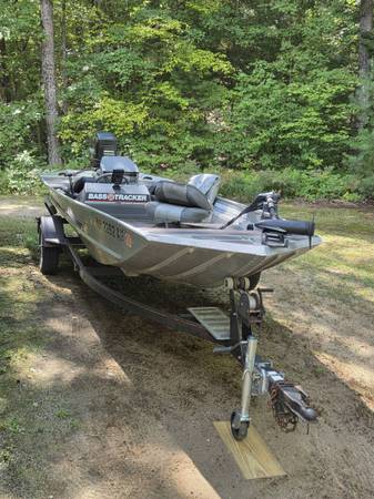 Tracker, dovoz USA — foto 4 z 11