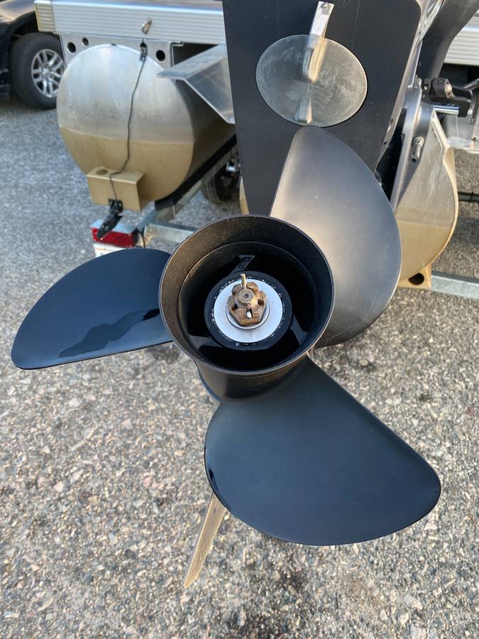 2020 Bennington, dovoz USA — foto 12 z 12