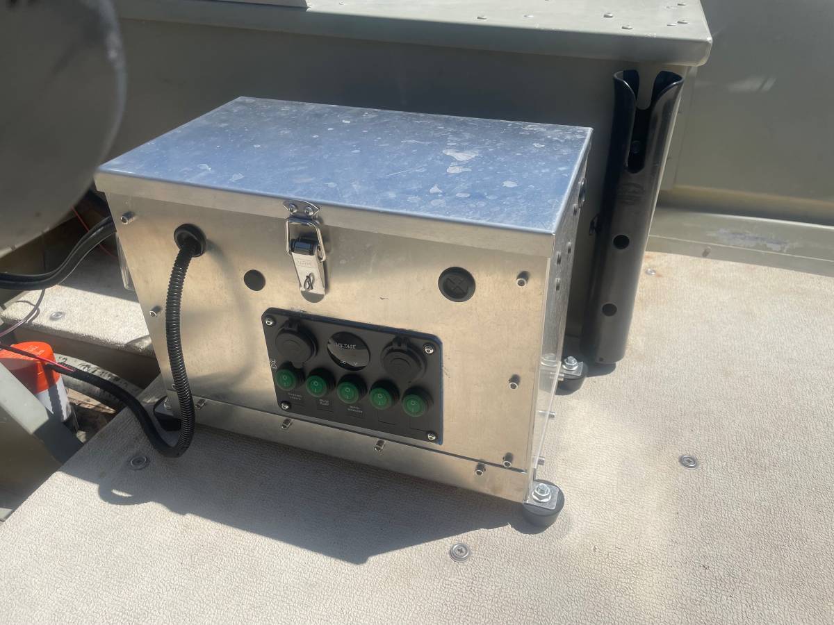 Lowe, dovoz USA — foto 3 z 7