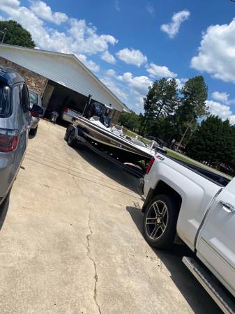 2015 Skeeter, dovoz USA — foto 5 z 12