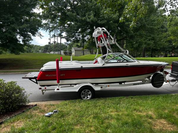 MasterCraft, dovoz USA — foto 1 z 12 MasterCraft, dovoz USA — foto 1 z 12