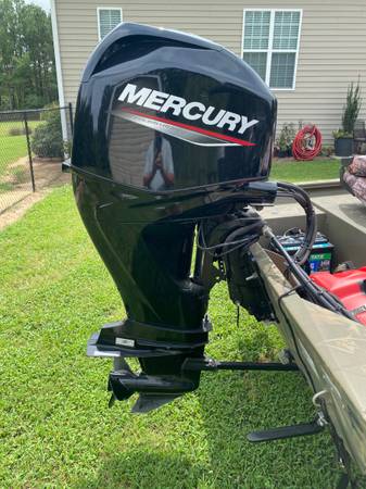 2023 Tracker, dovoz USA — foto 8 z 12