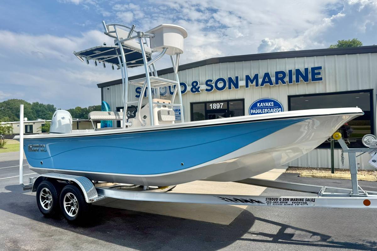 2025 Boston Whaler, dovoz USA — foto 4 z 12