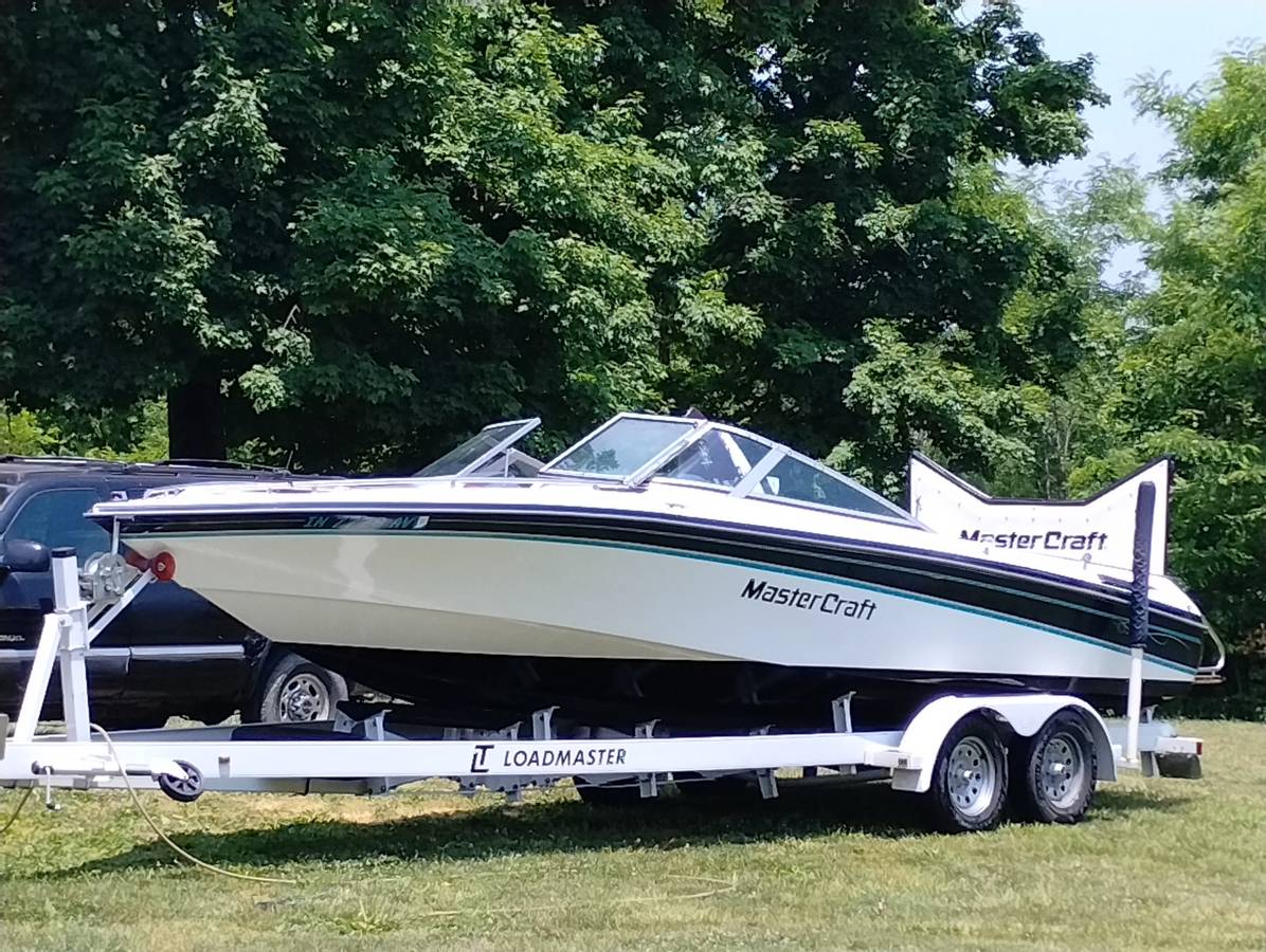 1994 MasterCraft, dovoz USA — foto 1 z 9 1994 MasterCraft, dovoz USA — foto 1 z 9