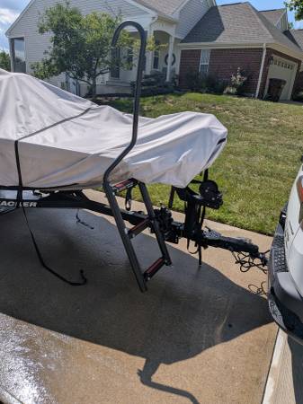 2018 Tracker, dovoz USA — foto 3 z 12
