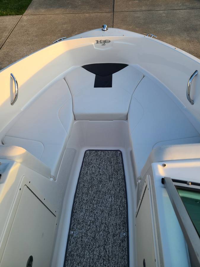 2016 Chaparral, dovoz USA — foto 11 z 12