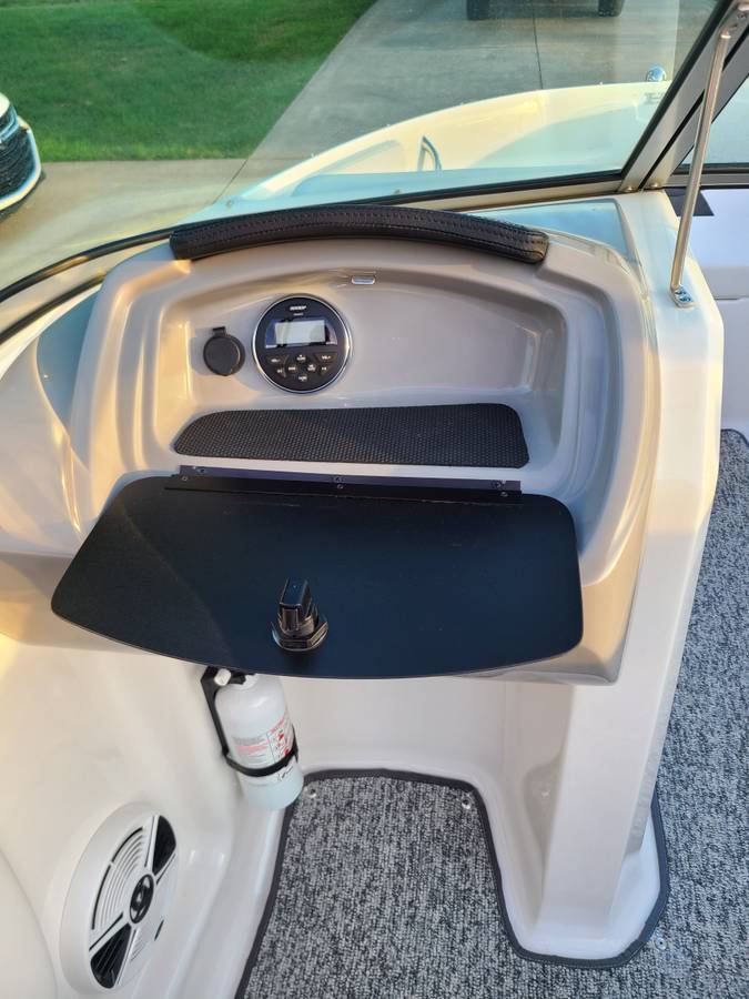 2016 Chaparral, dovoz USA — foto 12 z 12