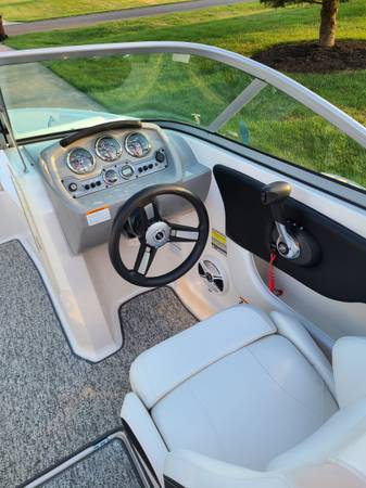 2016 Chaparral, dovoz USA — foto 9 z 12