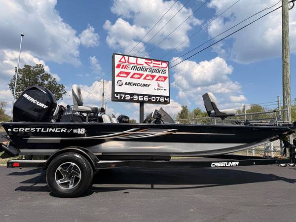 2011 Crestliner, dovoz USA — foto 1