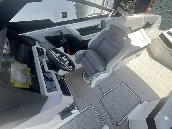 2022 Cobalt, dovoz USA — foto 11 z 12