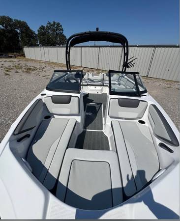 2024 Yamaha, dovoz USA — foto 4 z 6