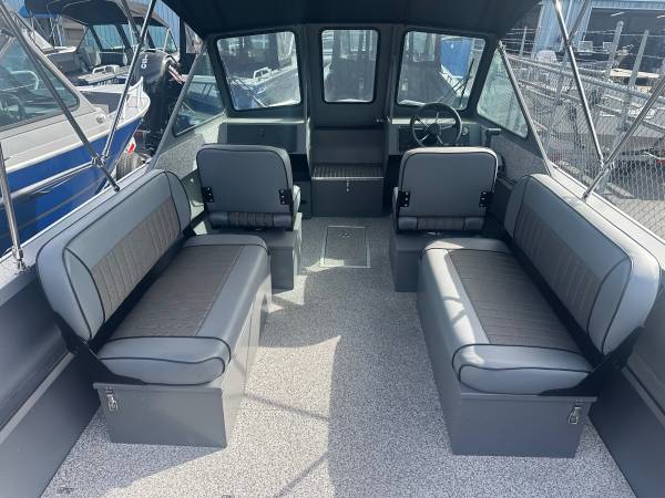 2026 Crestliner, dovoz USA — foto 5 z 10