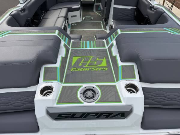 2026 Supra, dovoz USA — foto 5 z 12