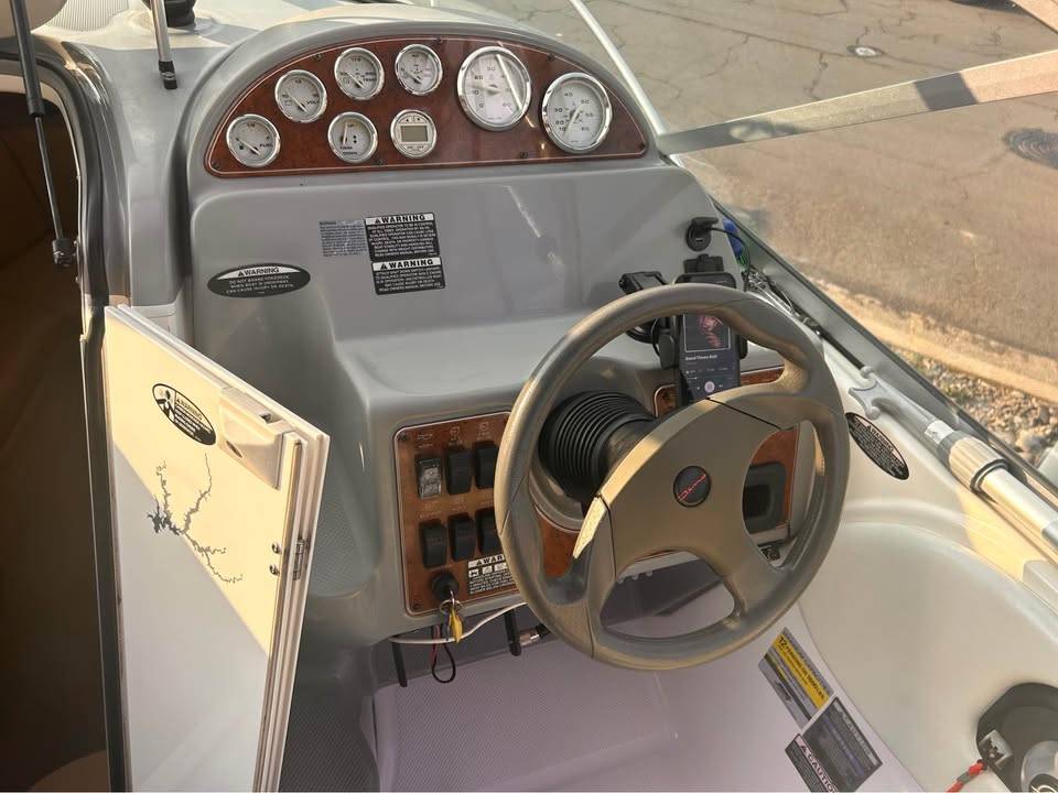 2006 Bayliner, dovoz USA — foto 3 z 10