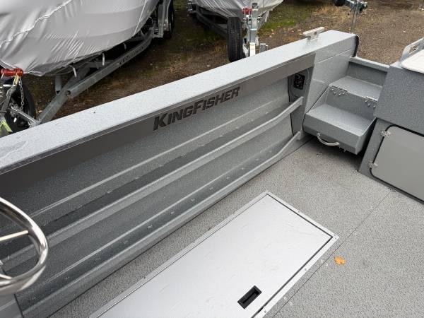 2026 Crestliner, dovoz USA — foto 11 z 12