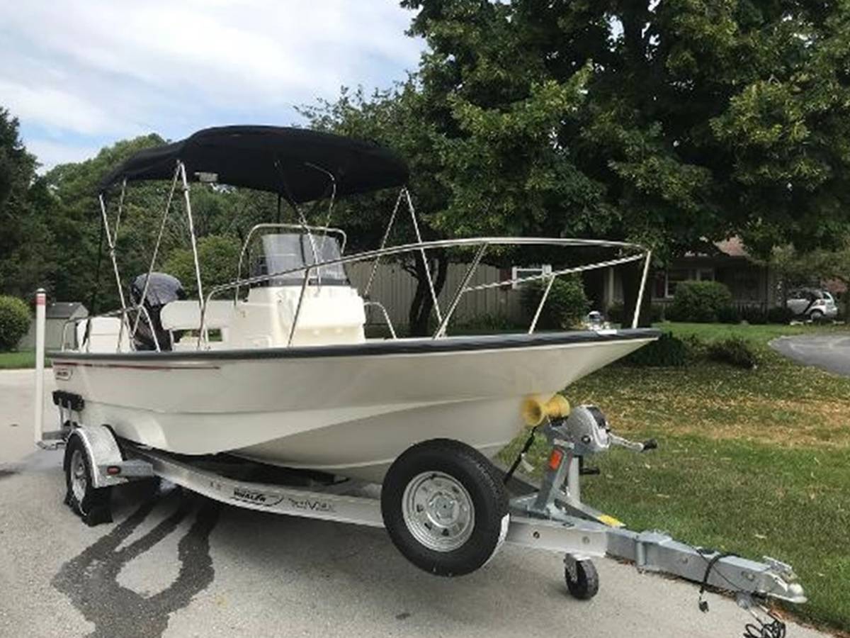 2016 Boston Whaler, dovoz USA — foto 1 | AMECAR 2016 Boston Whaler, dovoz USA — foto 1