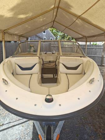 2004 Bayliner, dovoz USA — foto 1