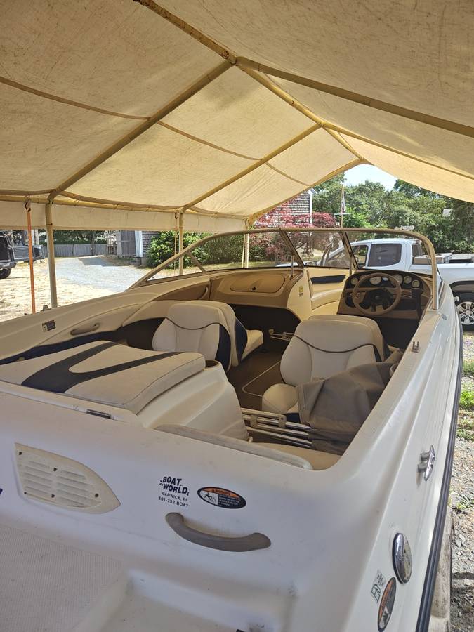 2004 Bayliner, dovoz USA — foto 3 z 5