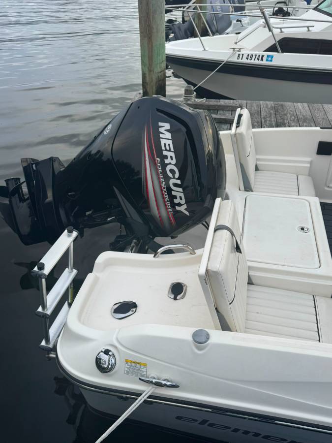 2019 Bayliner, dovoz USA — foto 6 z 9