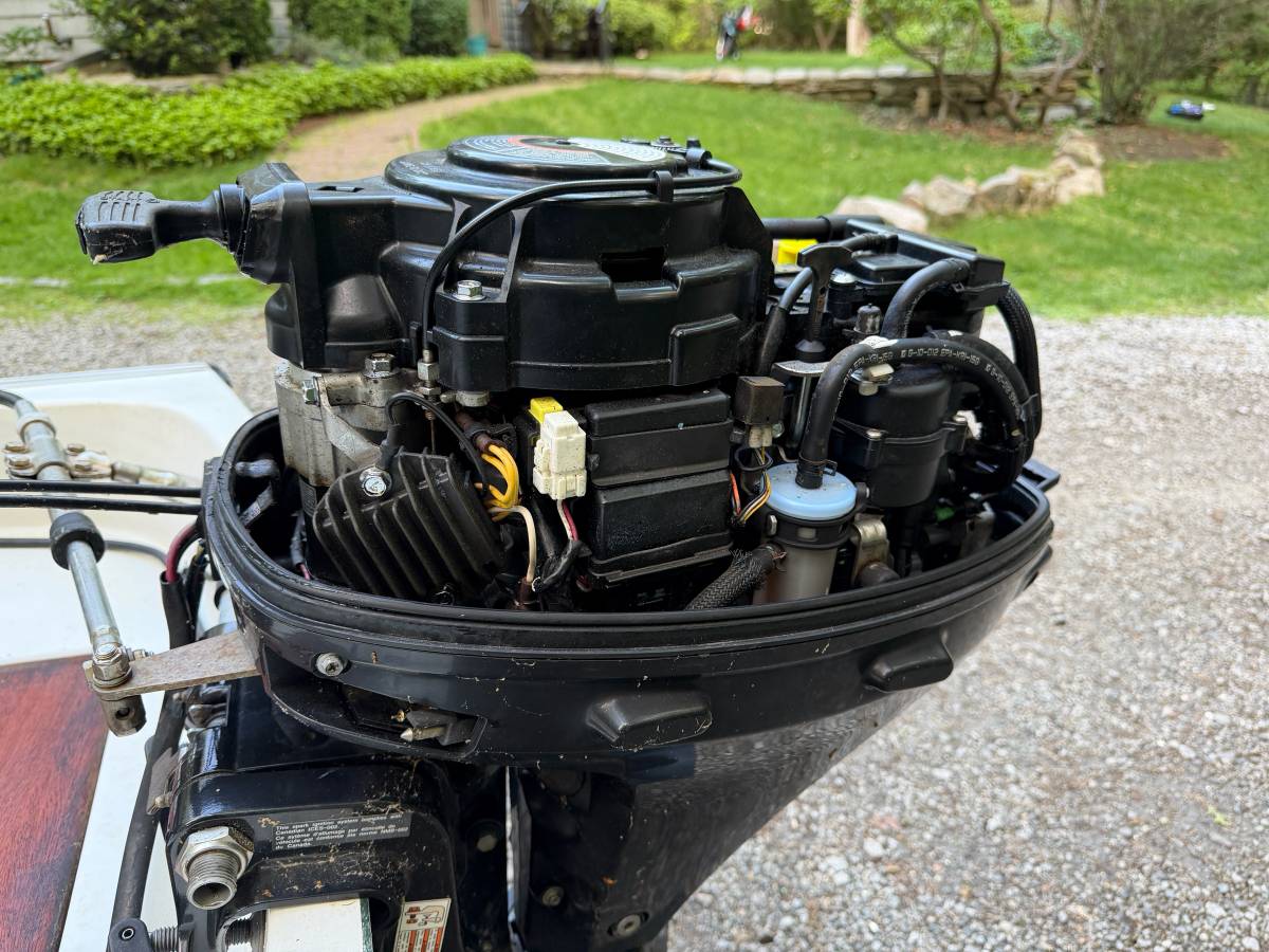 1981 Boston Whaler, dovoz USA — foto 10 z 12