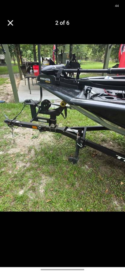 2025 Tracker, dovoz USA — foto 5 z 6