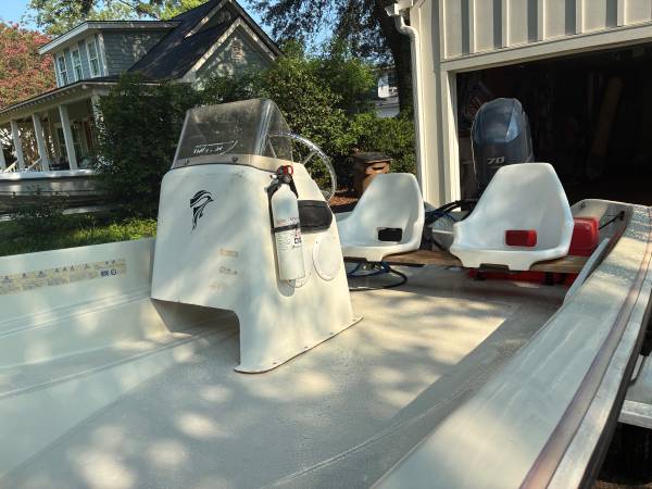 Boston Whaler, dovoz USA — foto 3 z 4