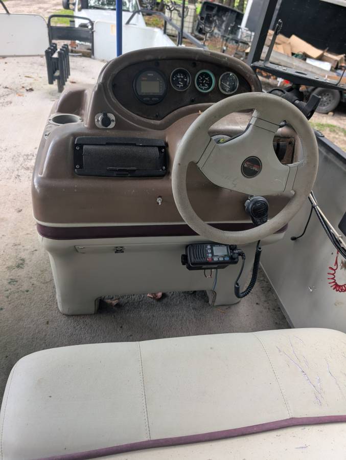 Tracker, dovoz USA — foto 3 z 9