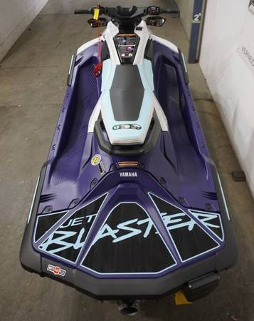 2025 Yamaha, dovoz USA — foto 5 z 8