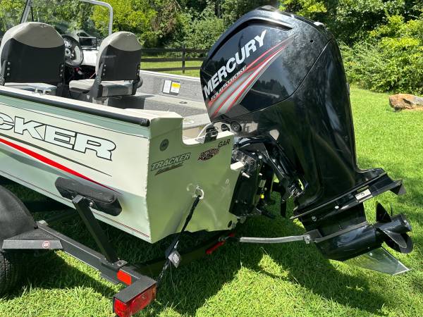 2018 Tracker, dovoz USA — foto 5 z 12
