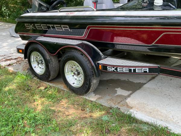 2000 Skeeter, dovoz USA — foto 2 z 9
