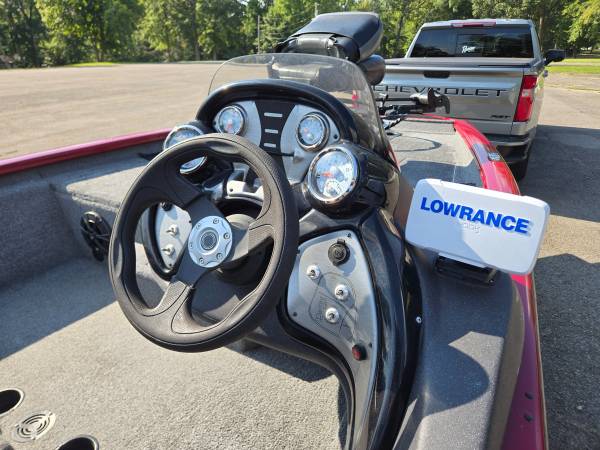 2021 Tracker, dovoz USA — foto 5 z 12