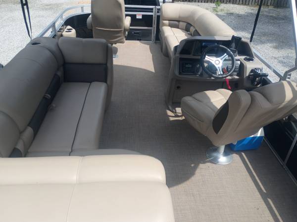 2024 Tracker, dovoz USA — foto 3 z 12