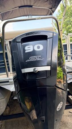 2015 Lowe, dovoz USA — foto 5 z 5