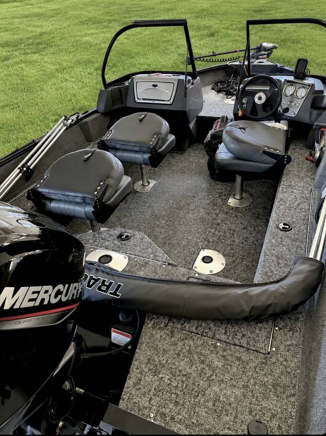 2025 Tracker, dovoz USA — foto 4 z 4