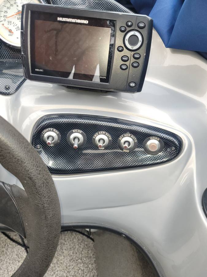 2010 Tracker, dovoz USA — foto 7 z 8