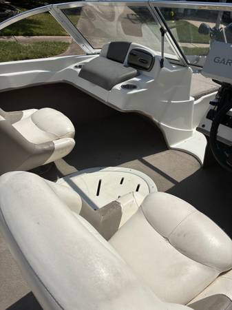 2010 Nitro, dovoz USA — foto 7 z 12
