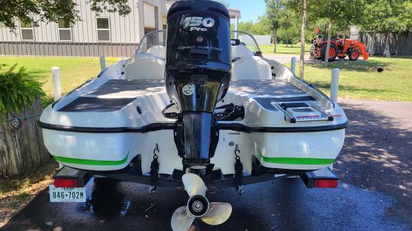 2017 Tracker, dovoz USA — foto 5 z 6