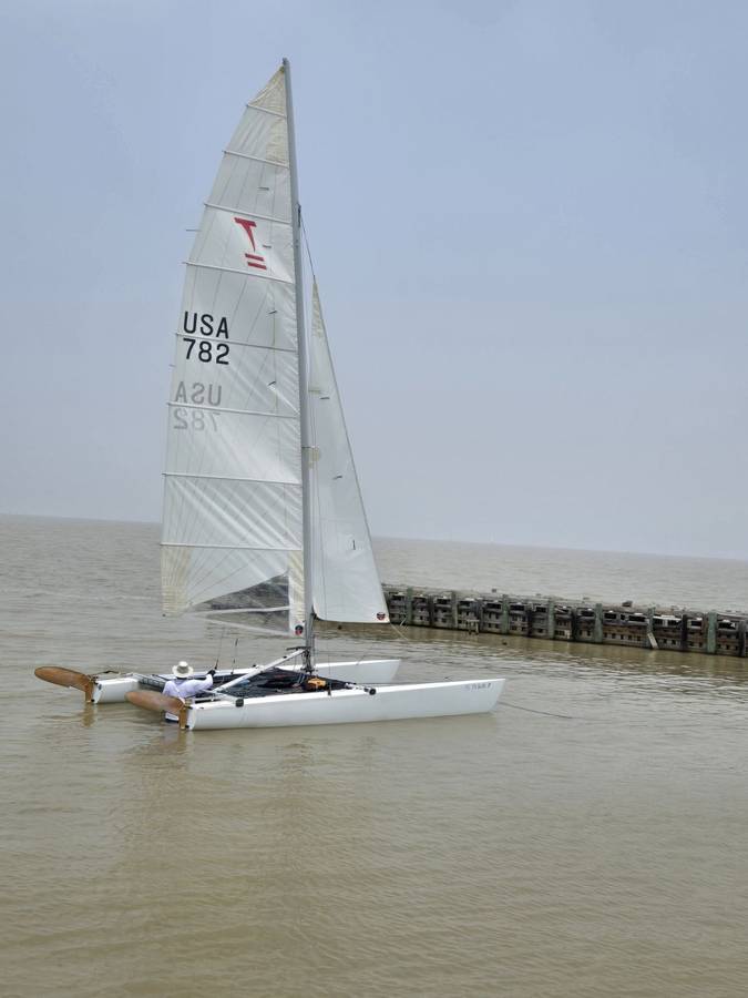 Tornado Catamaran, dovoz USA — foto 1 | AMECAR Tornado Catamaran, dovoz USA — foto 1