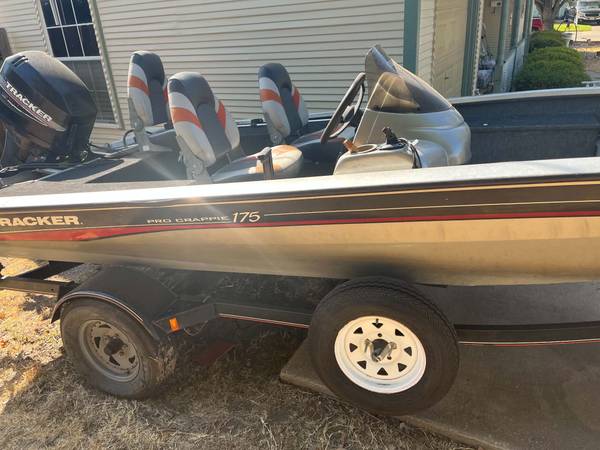 2003 Tracker, dovoz USA — foto 2 z 8